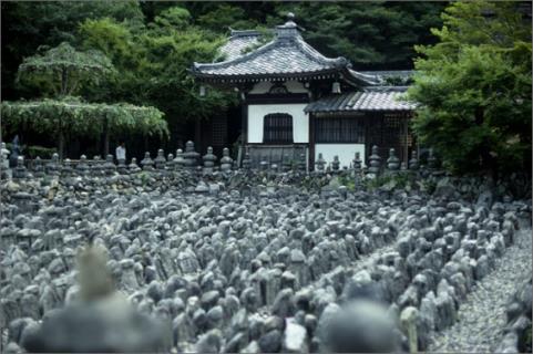 japan graveyard picture